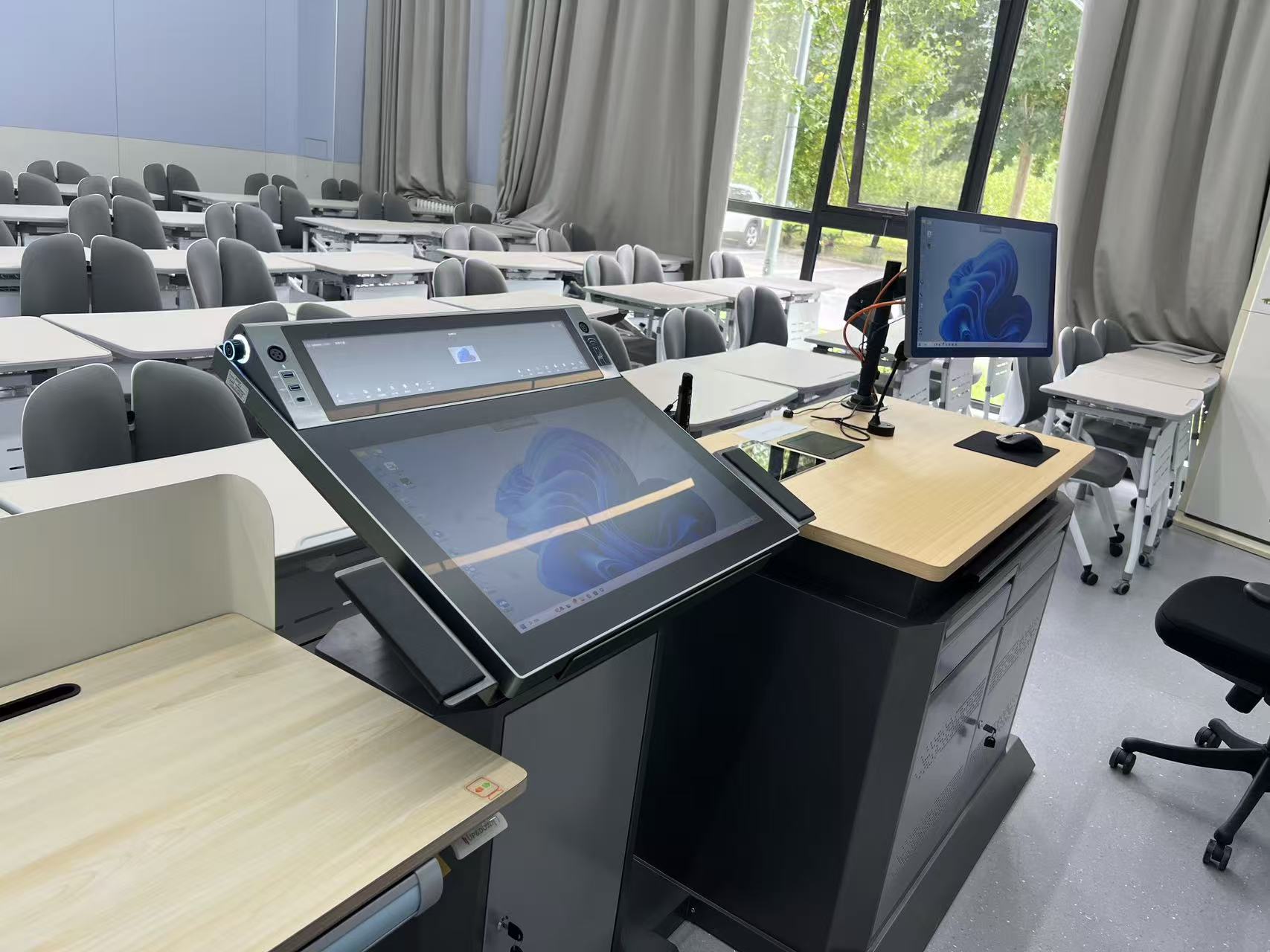 智慧教室升级进行时：AI与大数据如何重塑未来课堂？