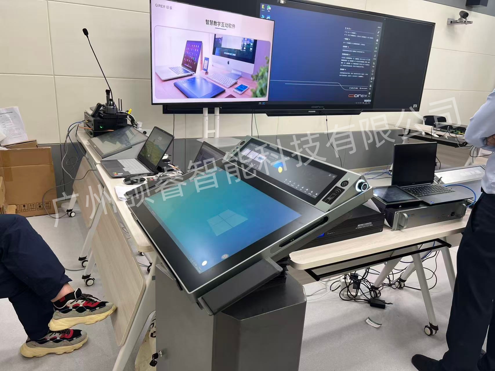 智慧讲台：拥抱教育AI新时代，开启智慧课堂新篇章